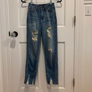 Hollister high rise mom jeans Size 00 like new!!